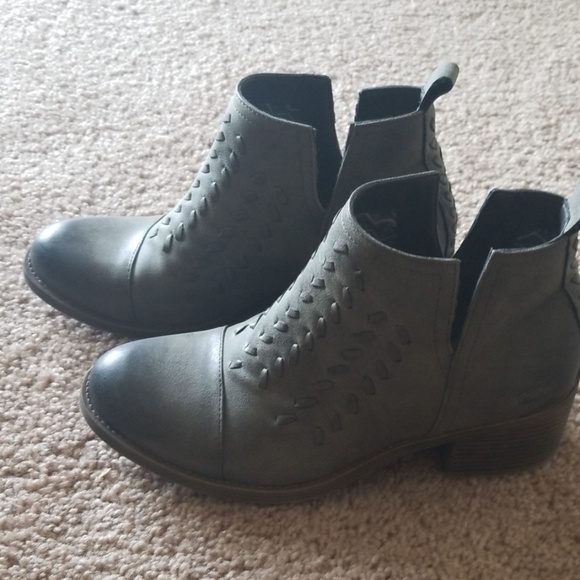 Billabong Shoes - Billabong booties